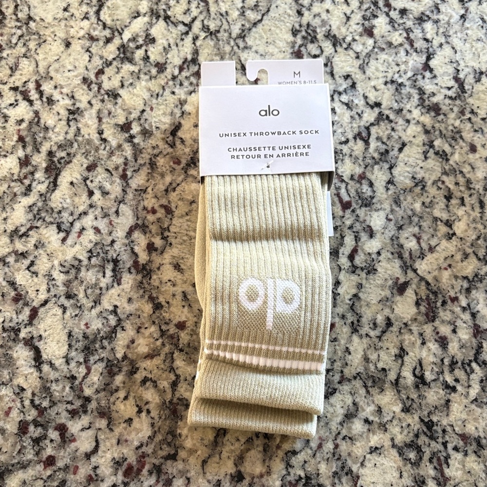 ALO Yoga Unisex Throwback Socks Limestone